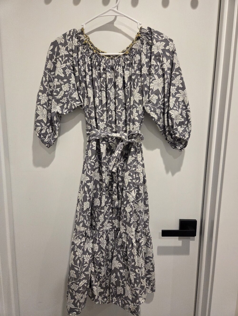 Mata Traders White And Grey Floral Print Midi Dress - Picture 1 of 3